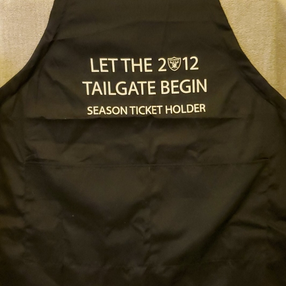 💀4 for $20- Oakland Raiders Tailgate Apron - Picture 2 of 4